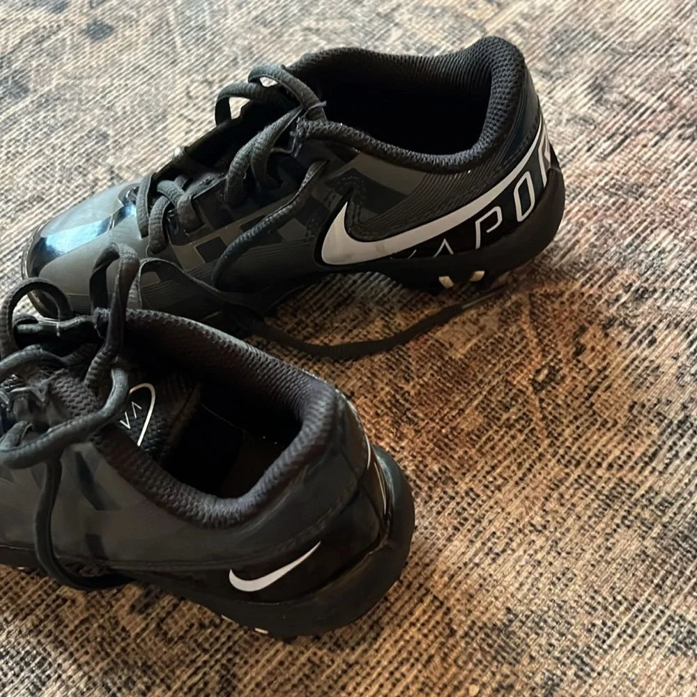 Nike Vapor‎ Black and Gray Sneakers